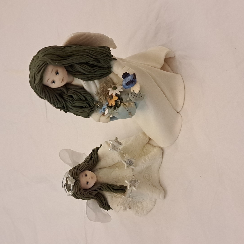 THE KNEEDED ANGELS